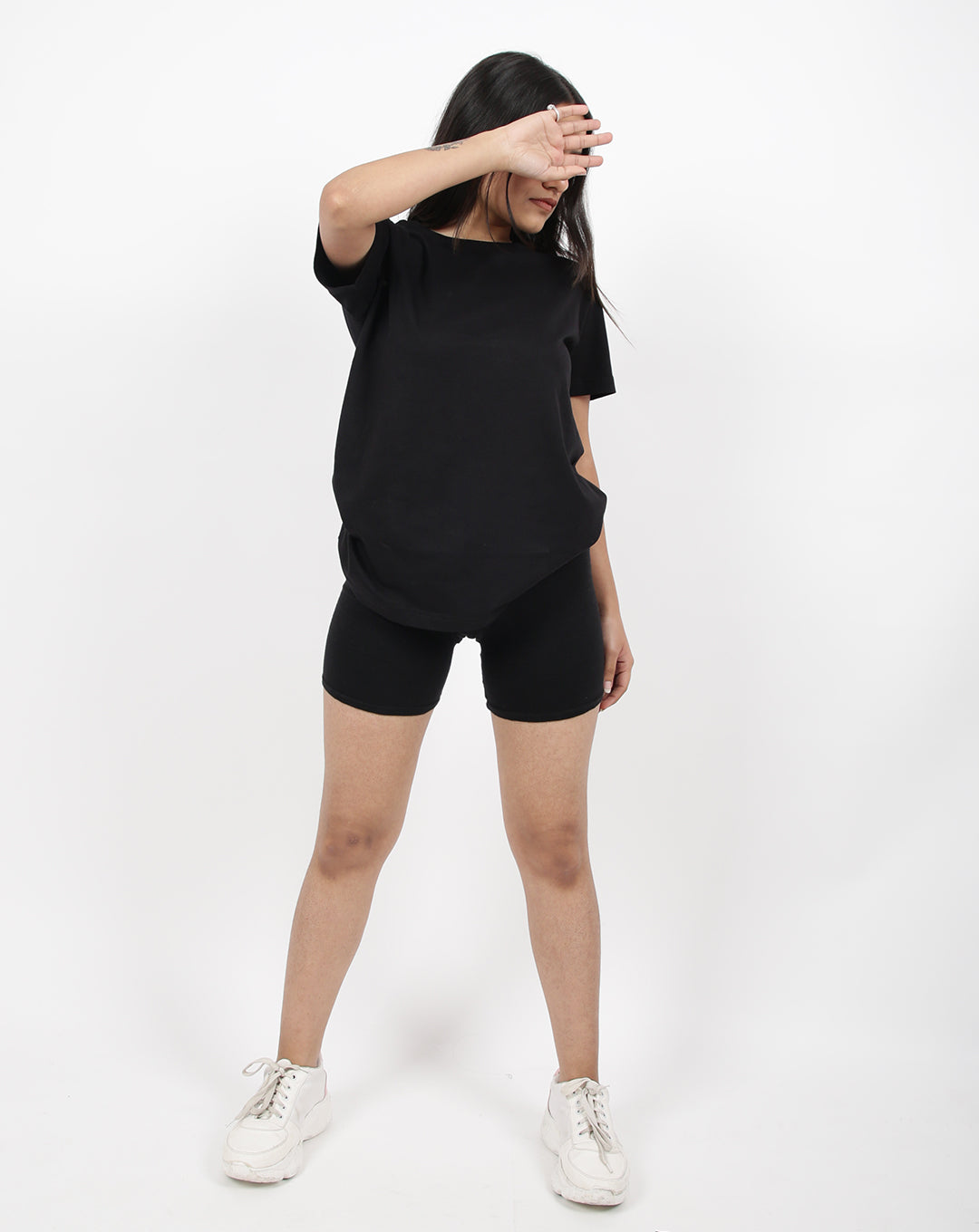 SOLID BLACK REGULAR FIT T-SHIRT